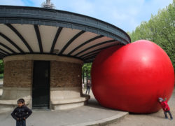 RedBall au Jardin du Luxembourg